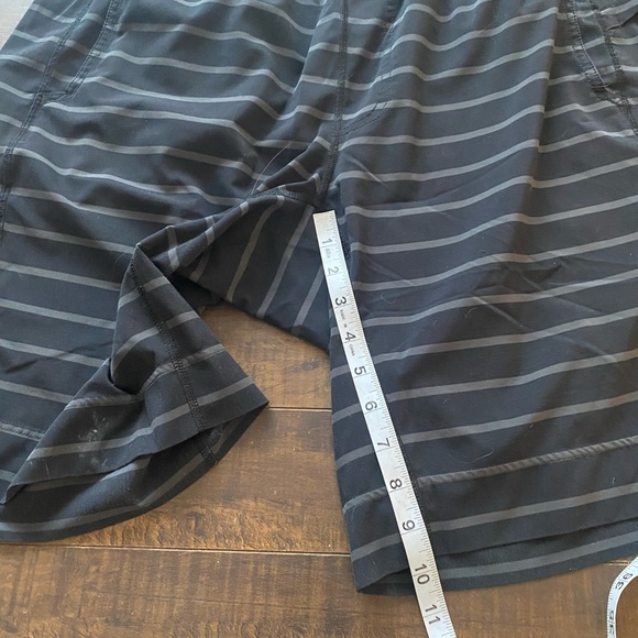 Lululemon Striped lined shorts - Picture 2 of 6